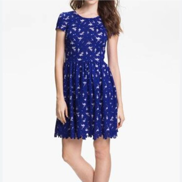 NWT Vince Camuto Lace Dress - Picture 1 of 9